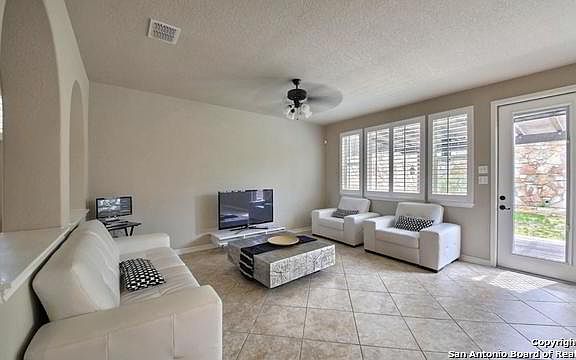 4th image of 3906 Woodbridge Way