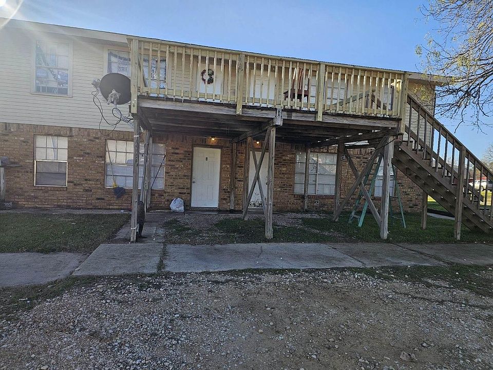 2nd image of 1819 W Cameron Ave