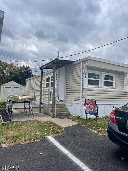1st image of 206 Faith St