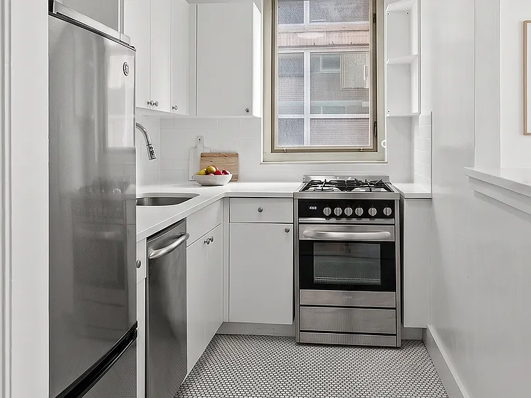 130 W 67th St #16C — Photo 3