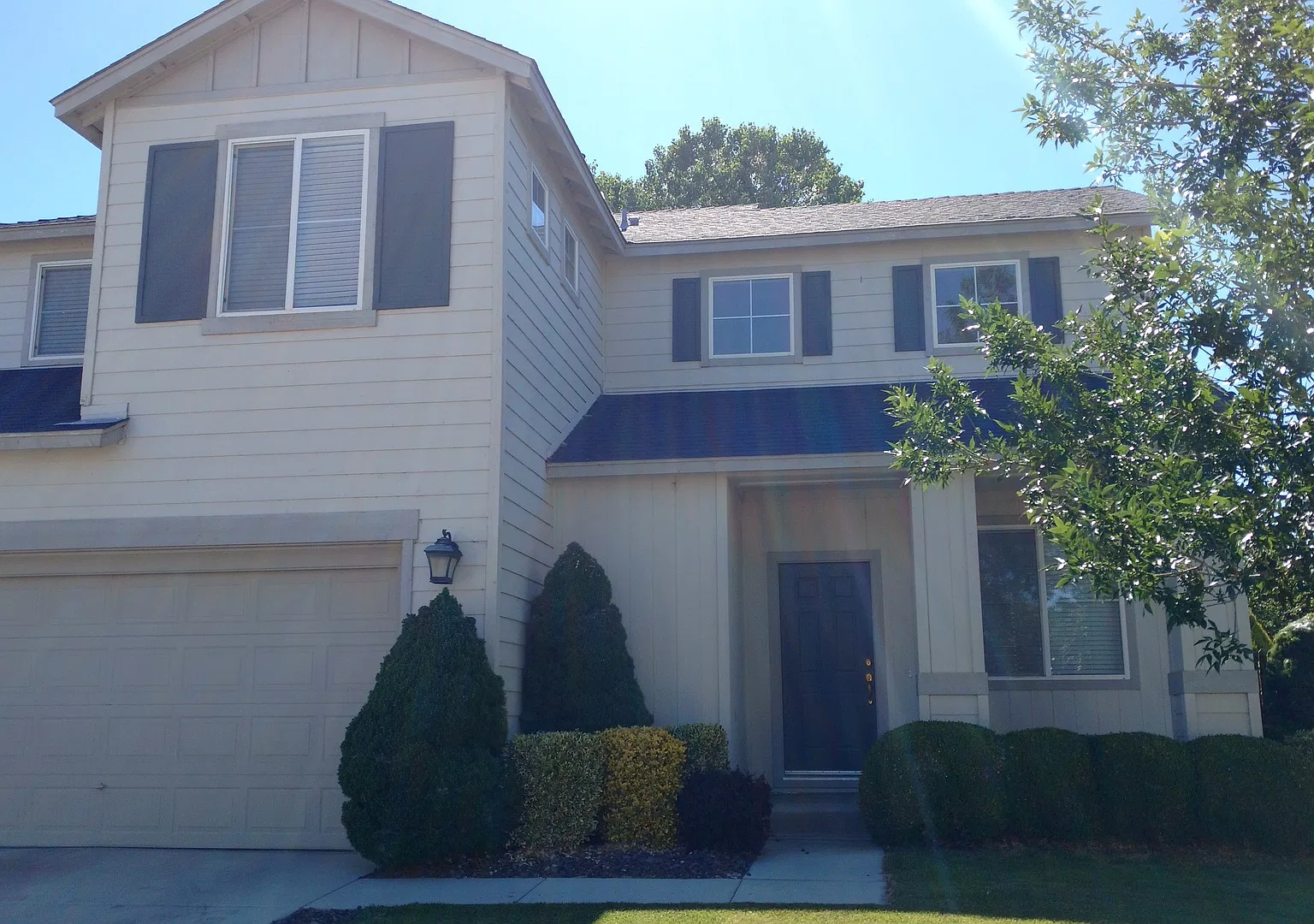 3 Bedroom 2 bath 2 story home — Photo 1