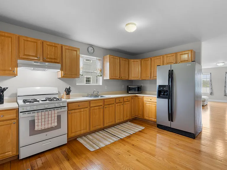 342 Front St #2 — Photo 56