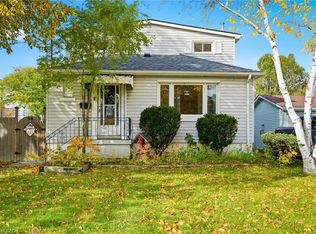 58 Seven Oaks Dr, Hamilton, ON L9A 4E2