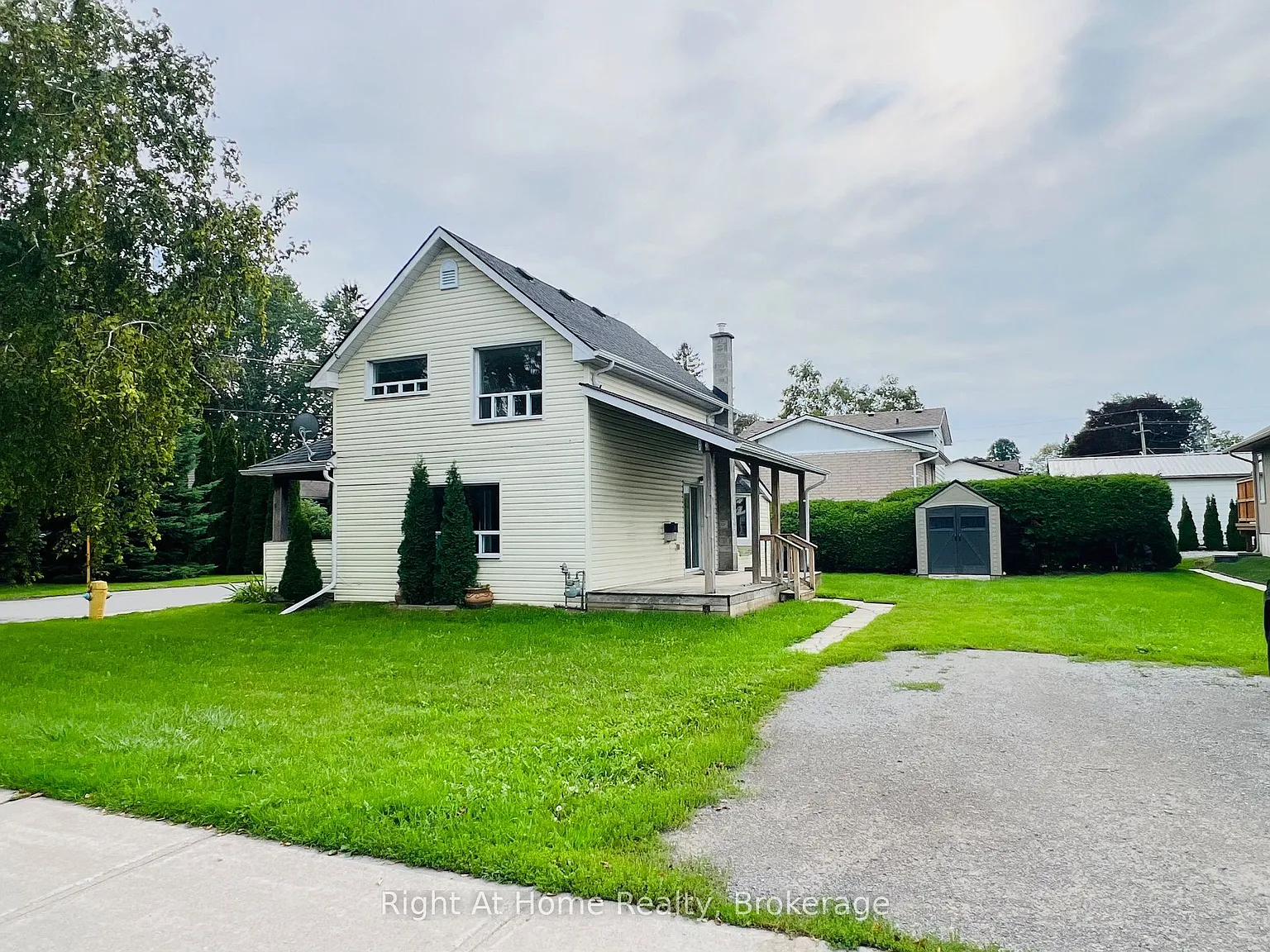 3 bed, $1,999 — Photo 1