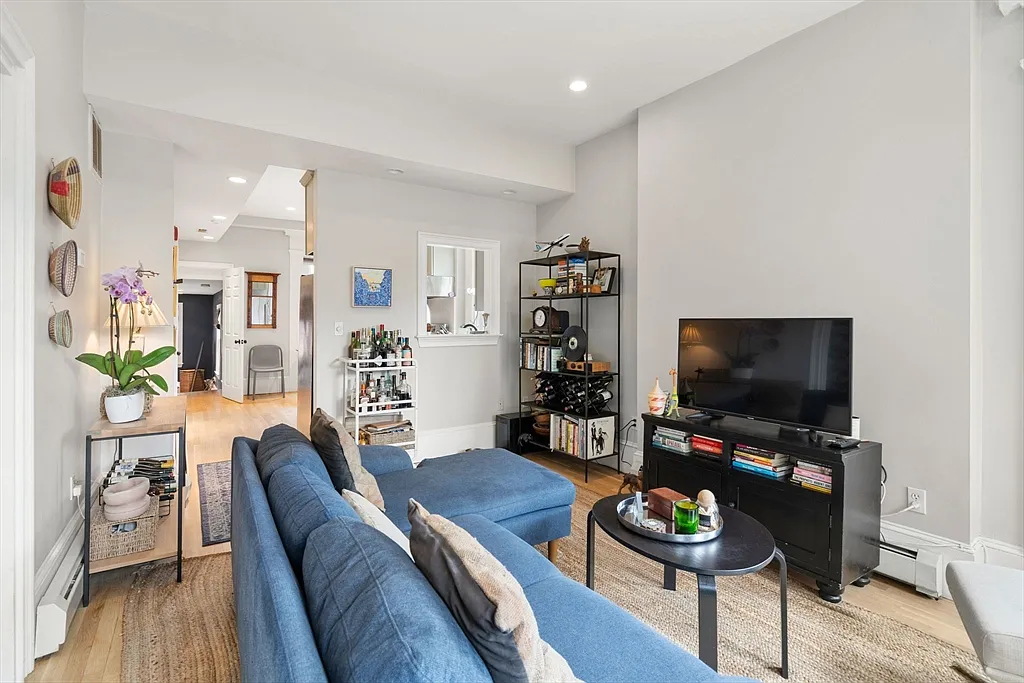 Building Photo - 437 Shawmut Ave #2