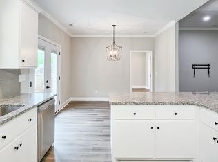 15670 Dupree Dr, Athens, AL 35614