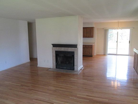 3rd image of 5879 Heidi Dr