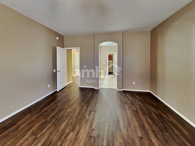 2150 E Bellerive Pl — Photo 9