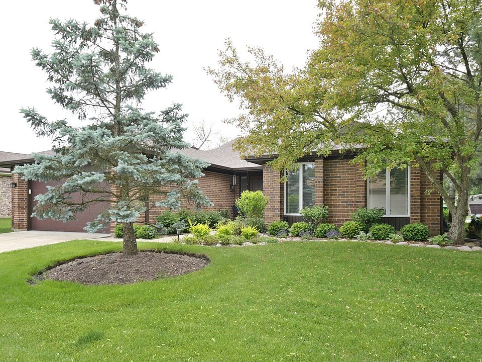1st image of 339 Basswood Dr