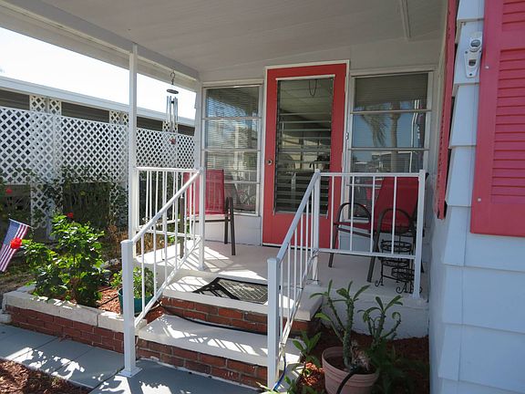 2nd image of 934 Orinoco Ave W