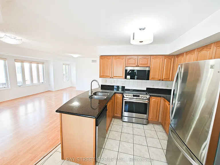 308 John St #212 — Photo 6