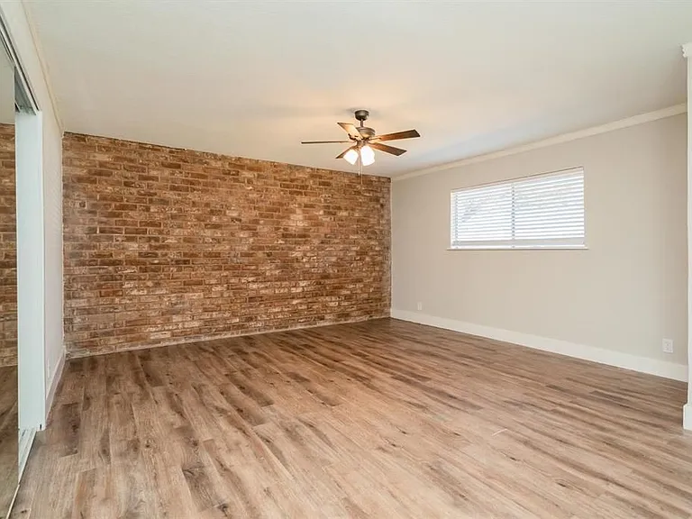 112 E Fairlane Dr — Photo 14
