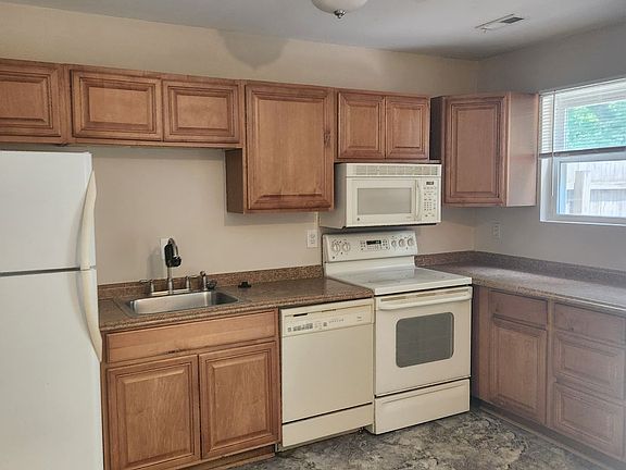 2nd image of 3405 London Company Way