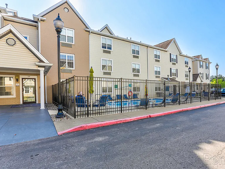 619 N Shore Dr #1 — Photo 24