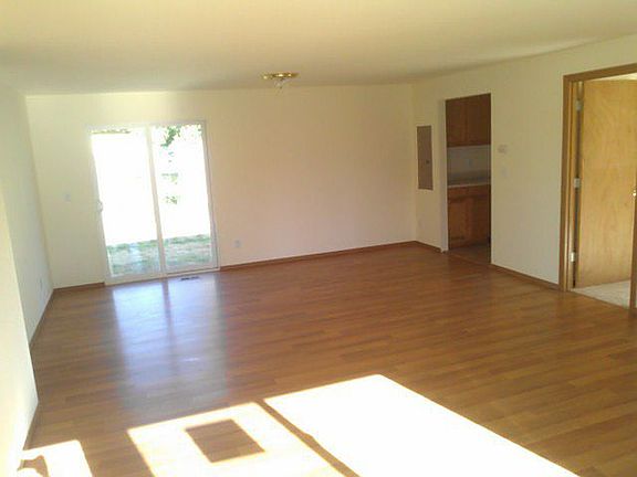2nd image of 2971 Greendale Dr SE