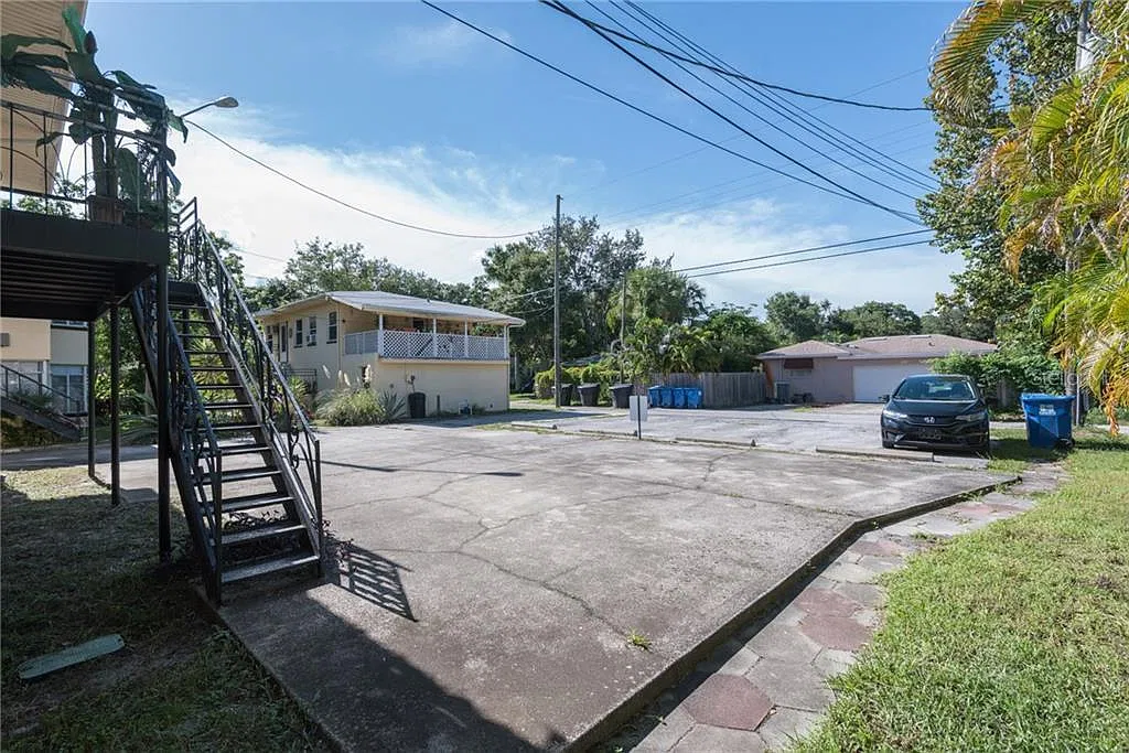 1 bed, 800 sqft, $2,000 — Photo 3