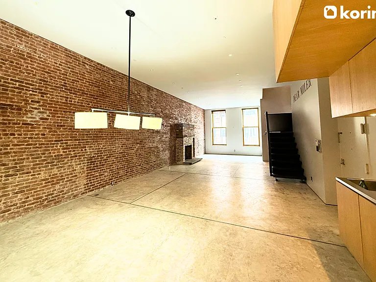 75 Warren St #R — Photo 7