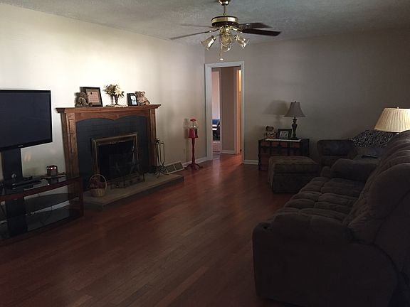 5th image of 31 Carroll Ave