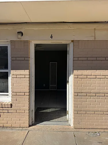920 S Bryan St Photo 1