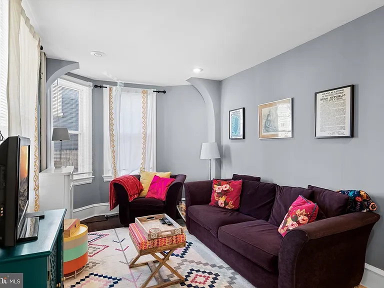 204 W Redman Ave #1 — Photo 2