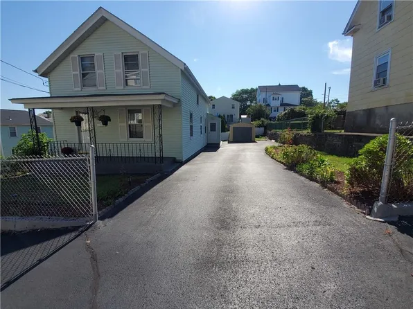 98 1st St, East Providence, RI 02914