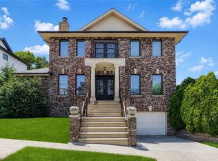14 Walnut Pl, Staten Island, NY 10306