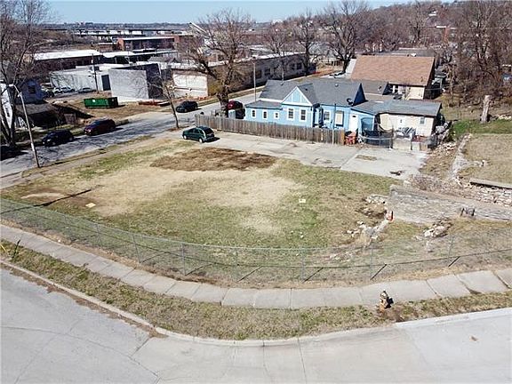 4th image of 2745 Jarboe St