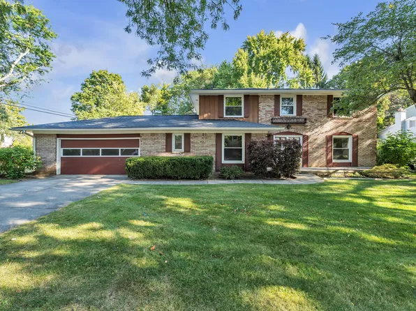 3523 Larchmont Dr, Ann Arbor, MI 48105