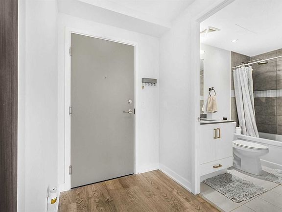 4th image of 99 John St #3101