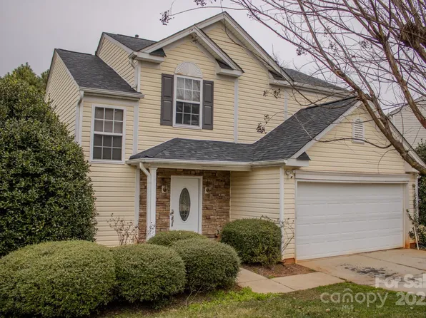 2111 Bennett Woods Ct, Charlotte, NC 28216