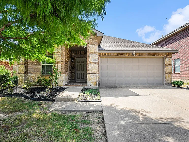 2308 Horseback Trl — Photo 1