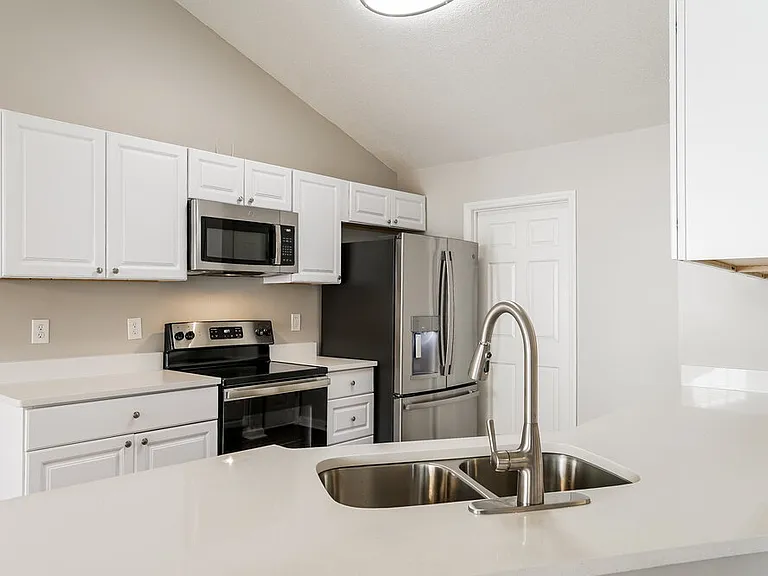 203 Zircon Ln — Photo 7