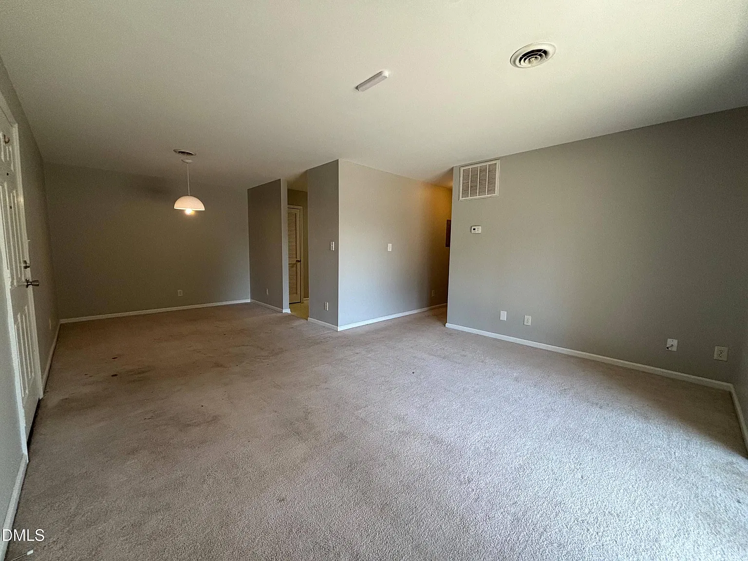 1630 Oxford Rd — Photo 2