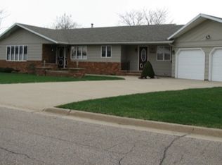 605 S Douglas St, Inwood, IA 51240