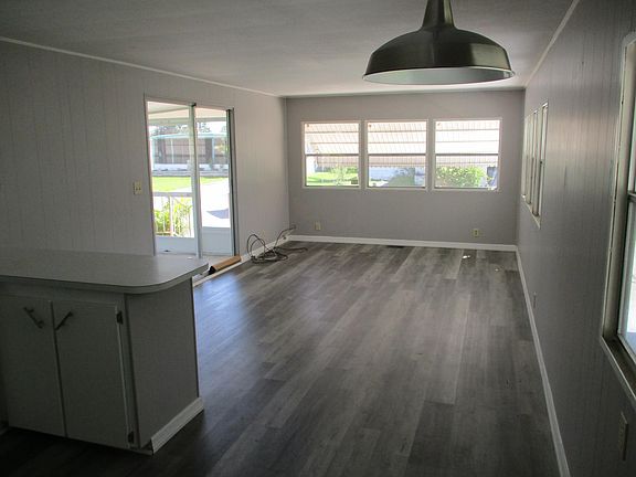 2nd image of 899 Venetia Bay Blvd
