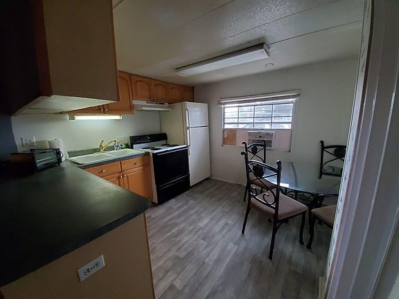 4th image of 4646 Autumn Palm Dr