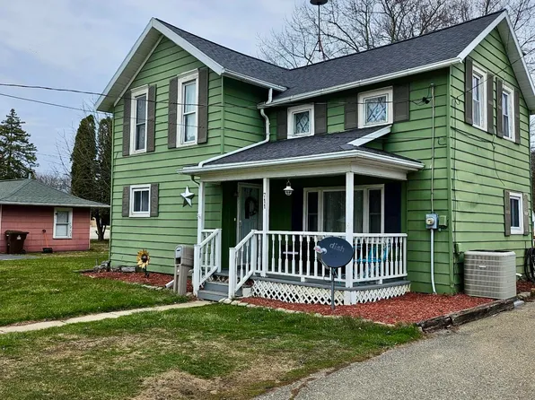 711 E Center St, Ithaca, MI 48847