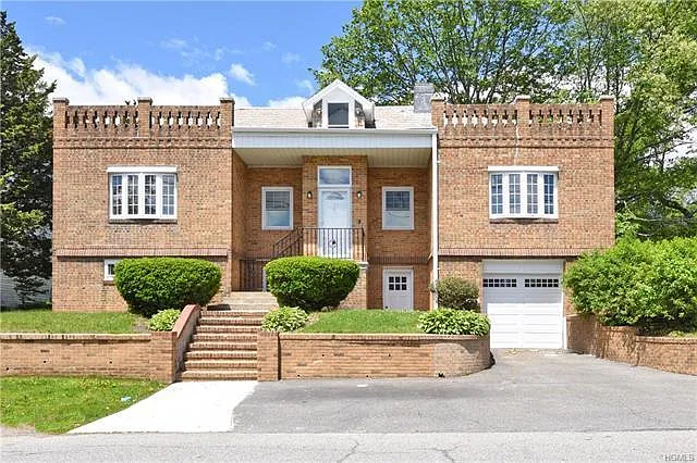 120 Roundhill Dr photo 1