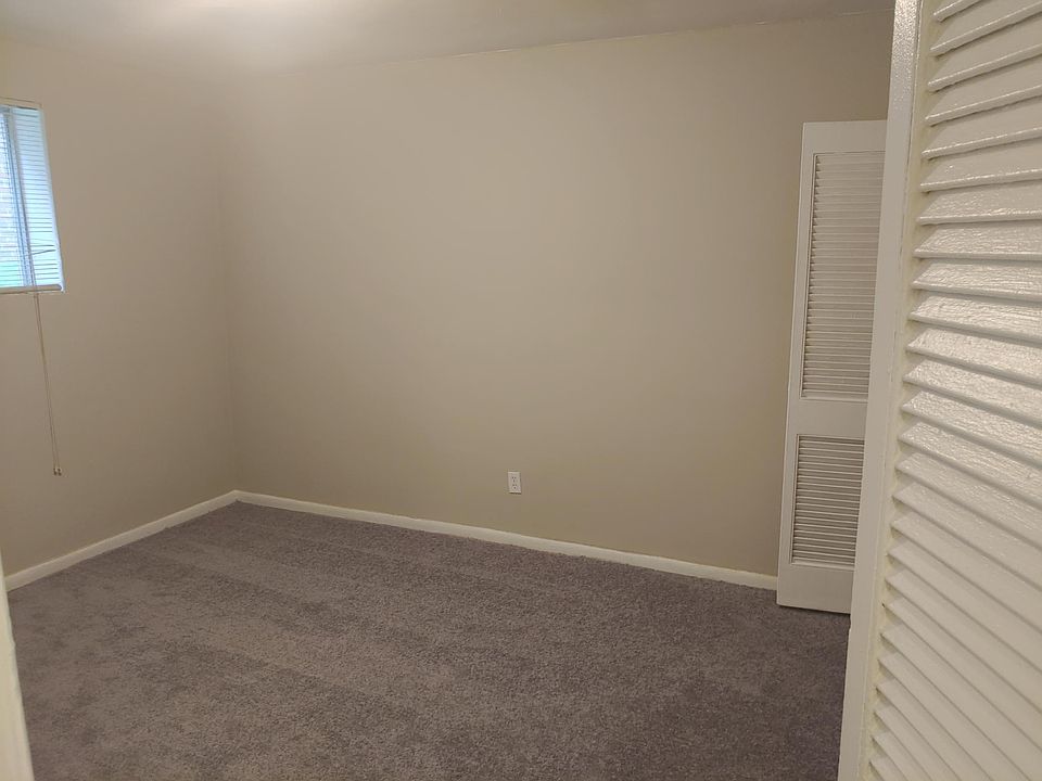 2nd image of 46 W Broad St APT 34