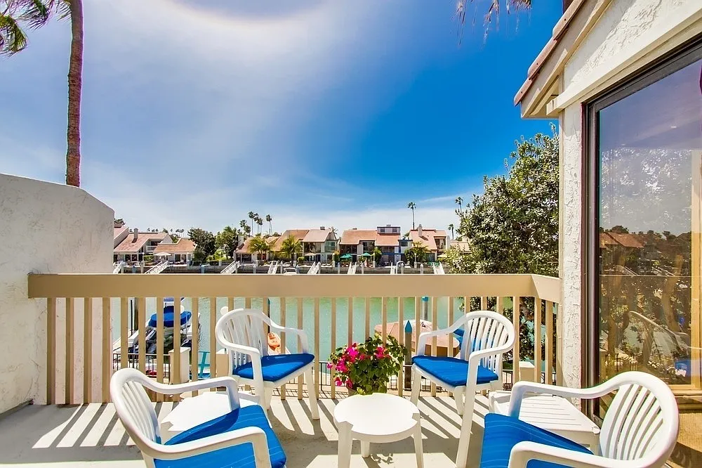 3 Bedroom Condo on the Bay! — Photo 3