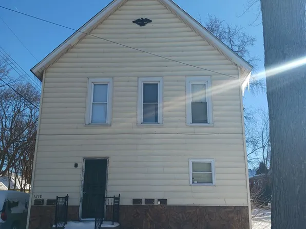 1218 8th St, Port Huron, MI 48060