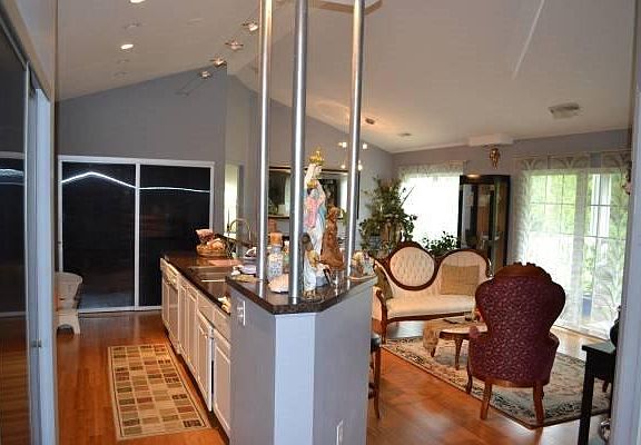 3rd image of 9186 Yarmouth Dr