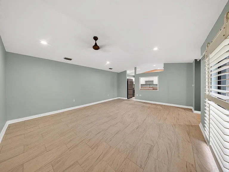 1567 Pheasant Walk #B — Photo 9