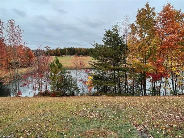 144 Putt Putt Ln, New London, NC 28127