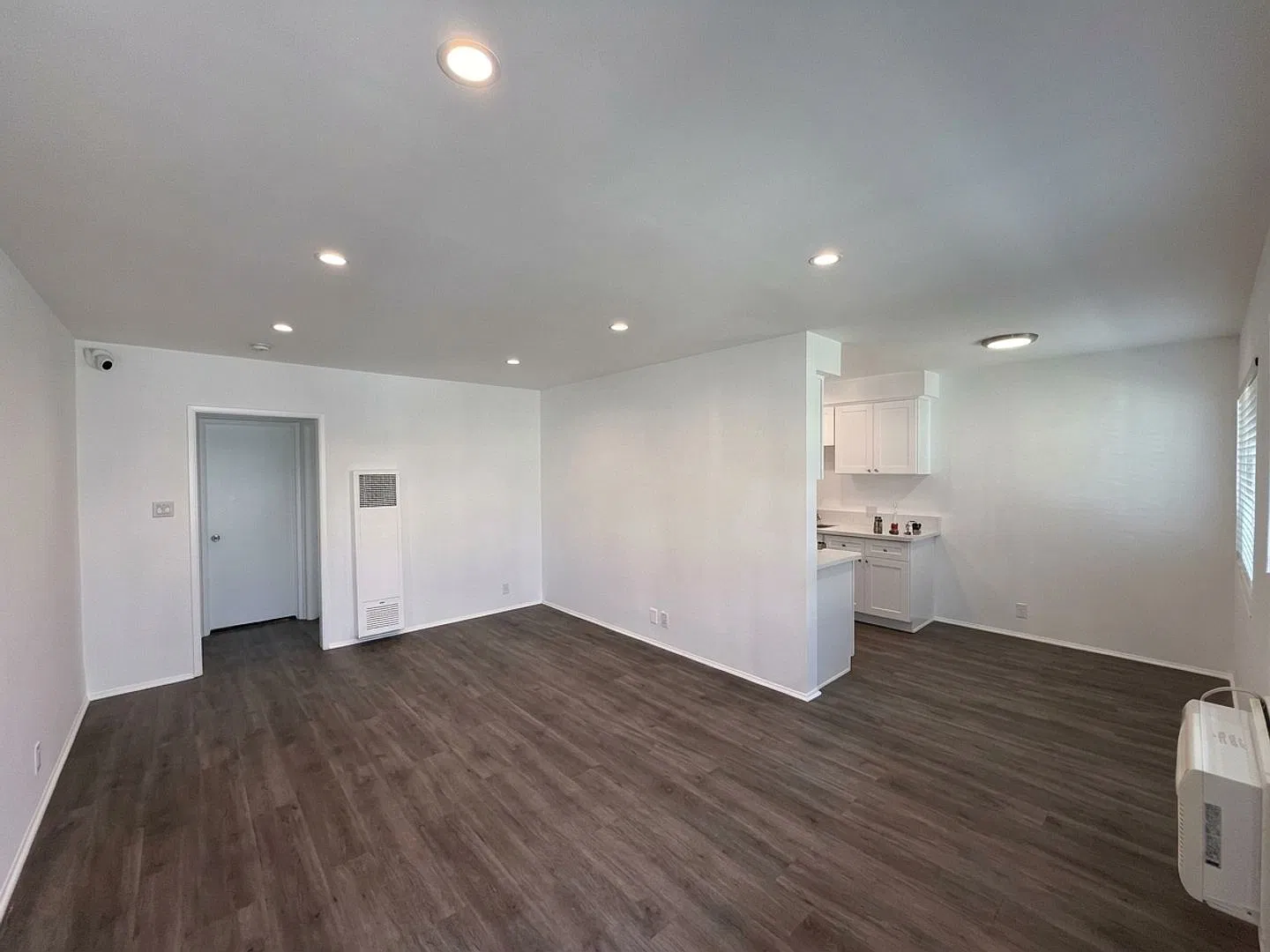 Charming Pasadena Living in a Prime Location — Photo 2