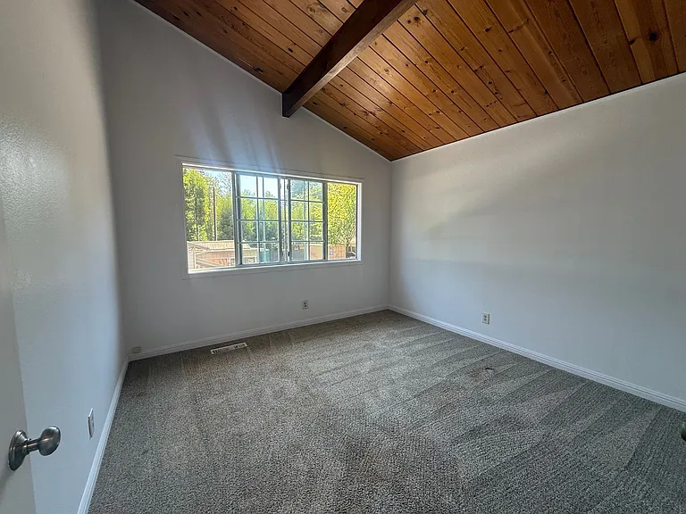 6500 Highway 9 — Photo 11