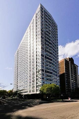 1st image of 3900 N Lake Shore Dr APT 2H