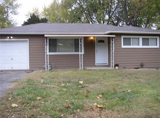 2404 NE Englewood Rd, Kansas City, MO 64118