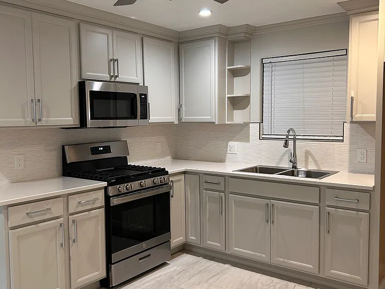 13884 Garrick Ave — Photo 5