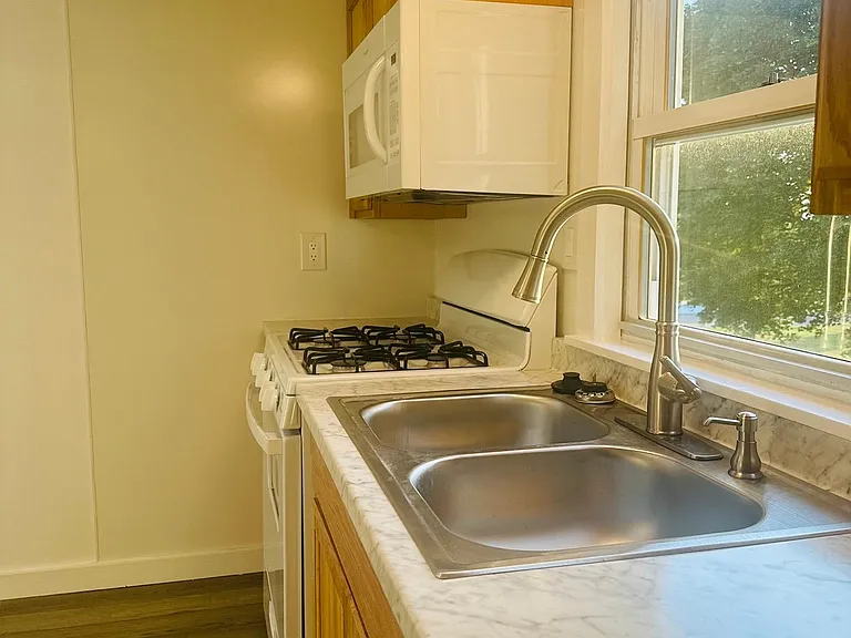 525 Cherry Ln — Photo 15